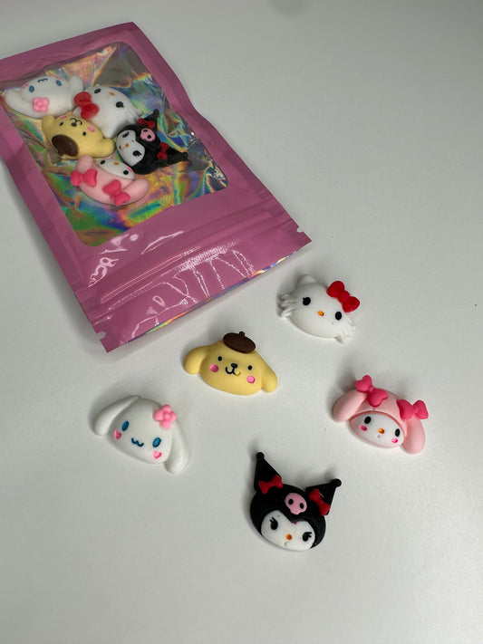 HELLO KITTY CHARACTER HEADS (10PCS)